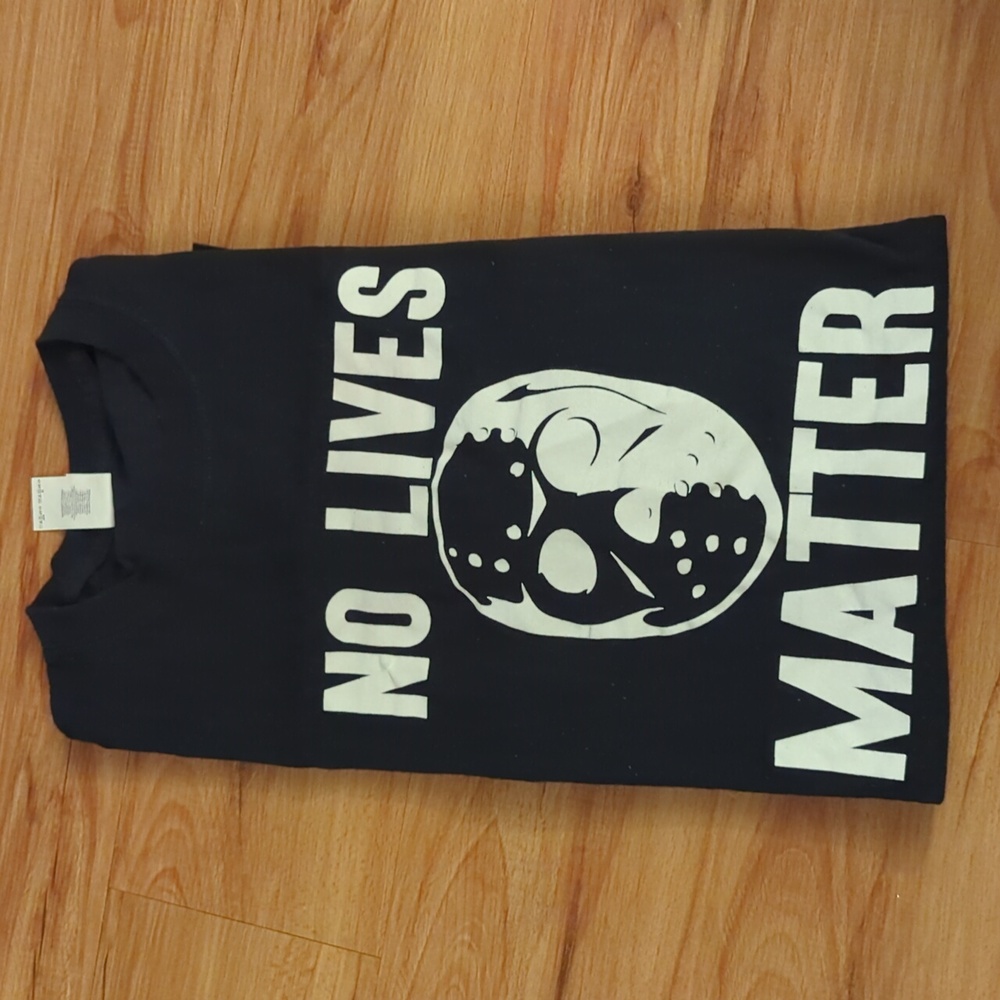 Graphic tee